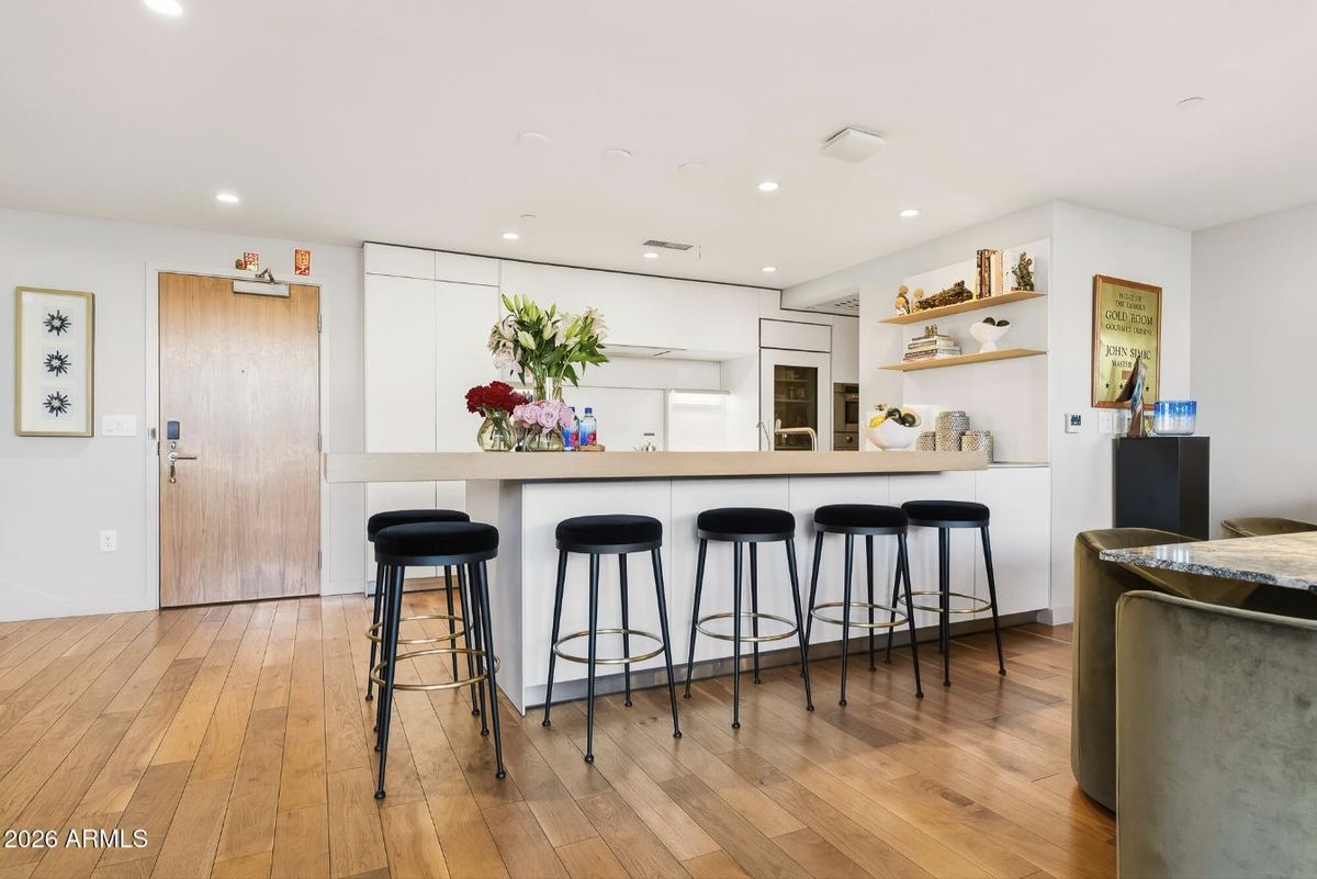 Kitchen bar seating